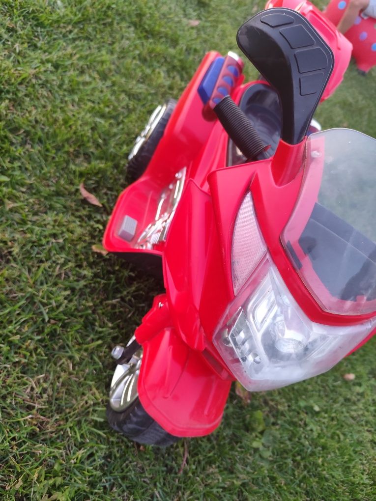 Motor akumulatorowy