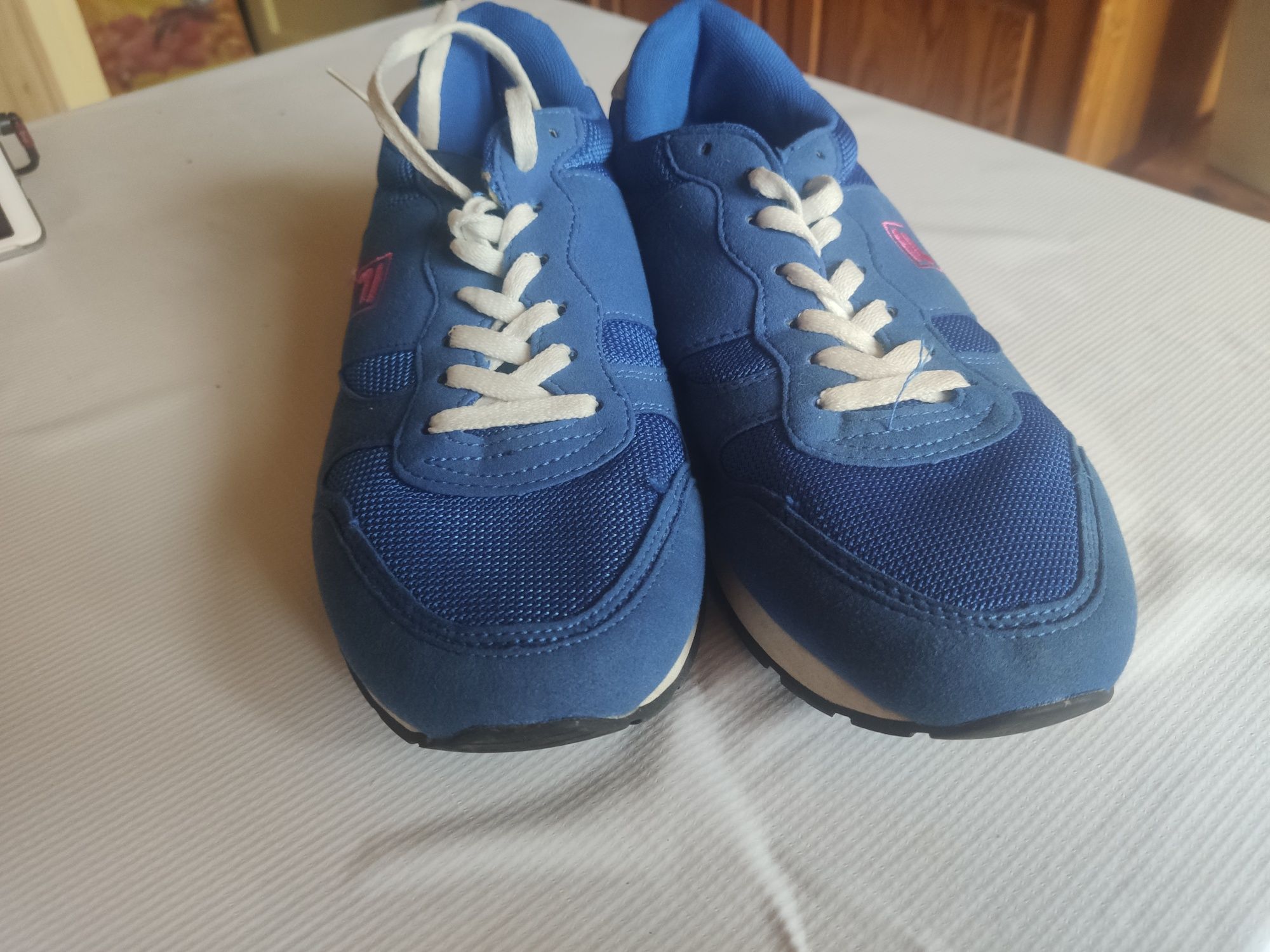 Buty sportowe Fila rozmiar .40