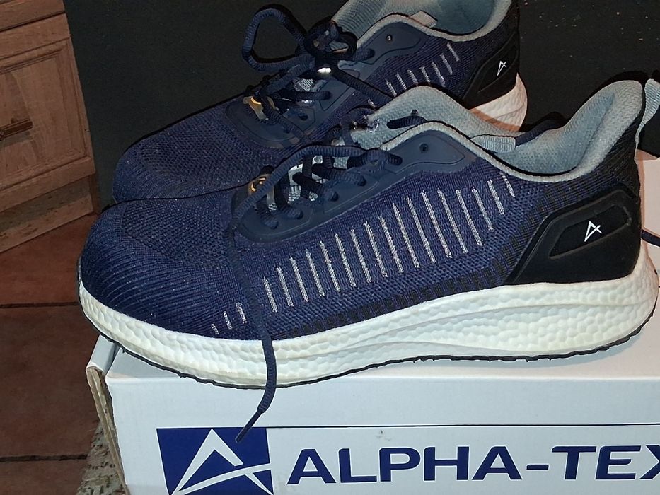 Sprzedam buty robocze.