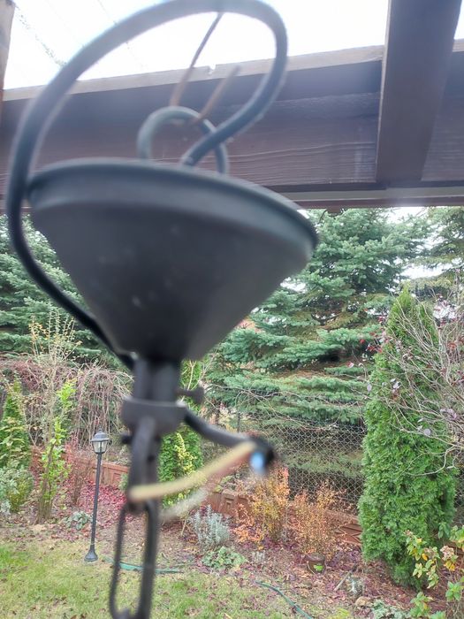 Metalowe lampy wiszące