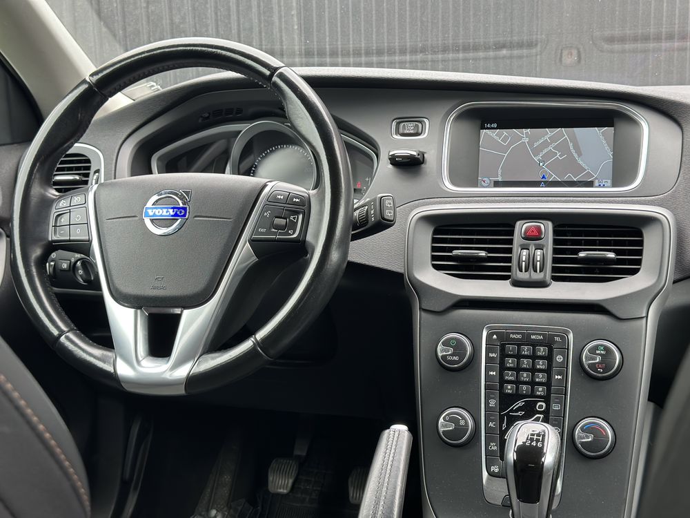 Volvo V40 1.6 D2 ‘ Cross Country ‘  GARANTIA