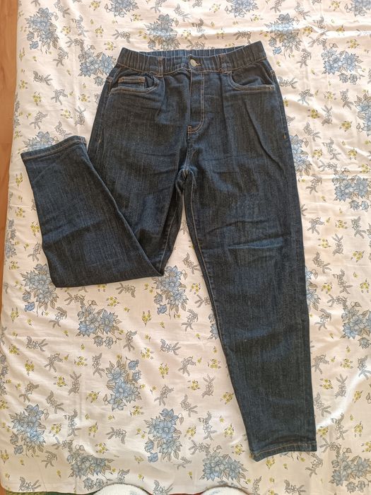 CONJUNTO de calças de ganga para rapaz