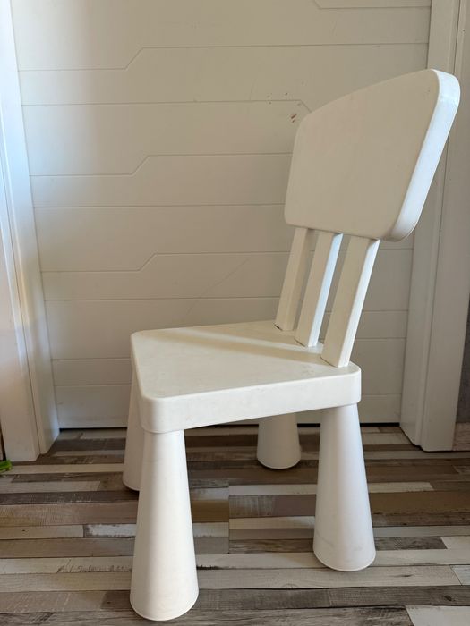 Стол білий и стільчики дитячі Mammut Ikea