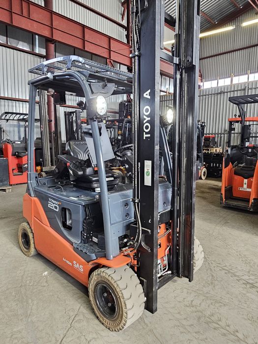 Електронавантажувачі Toyota з Li-ion АКБ. Вилочные погрузчики Тойота