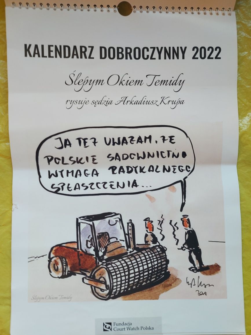 Stary kalendarz ścienny 2022rok i rysunki