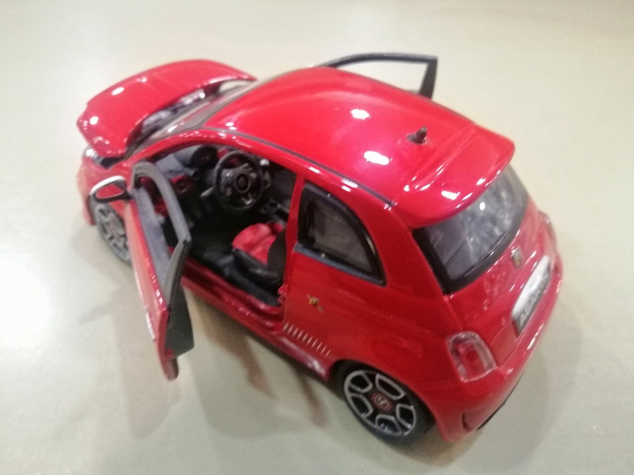 Abarth 500 Miniatura Esc. 1:24