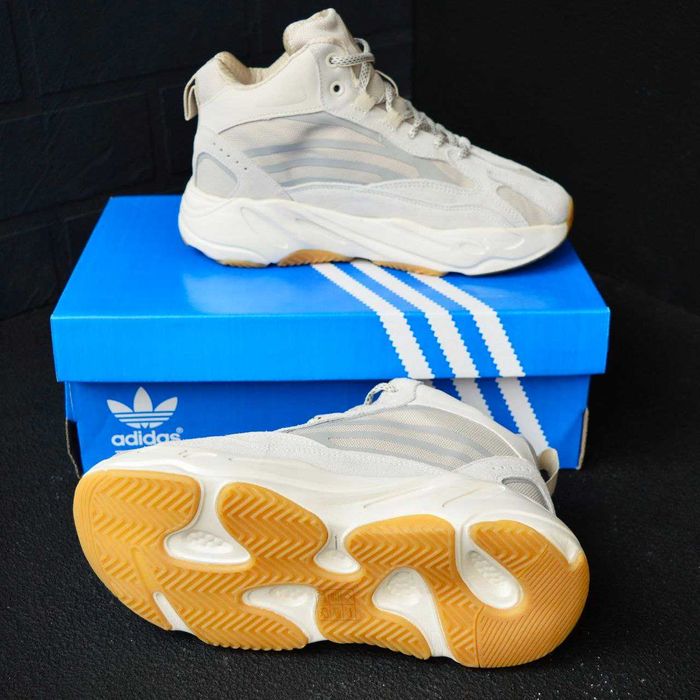 Adidas Yeezy Boost 700 V2 (безбренд) Beige Gray бежеві з сірим, х