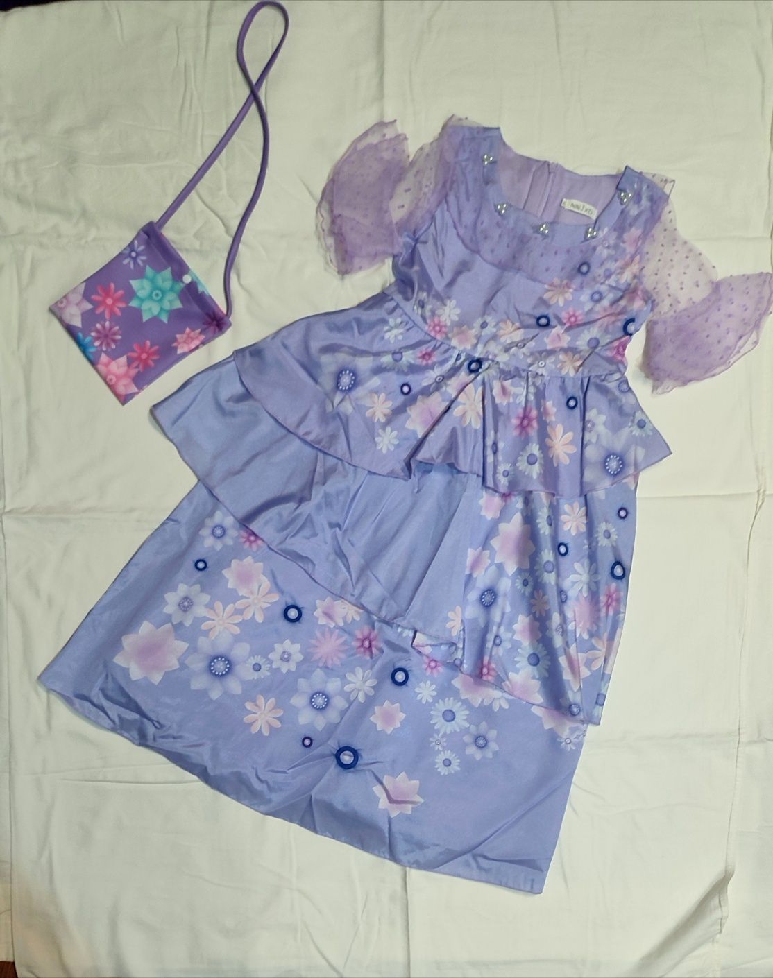 Vestido fantasia encanto Isabela - Isabella 6-7 anos.
Ideal para usar