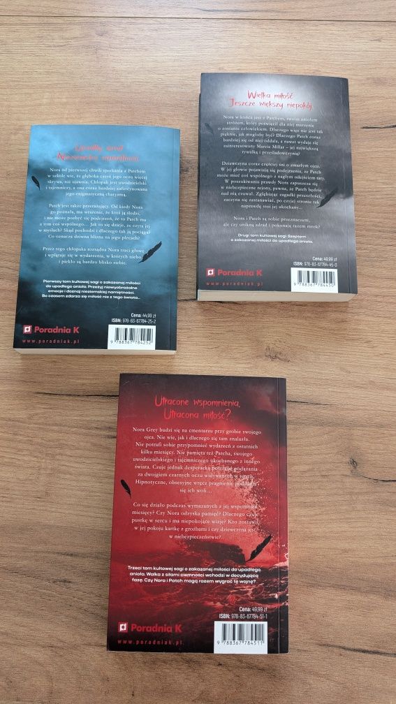 Książki Becca Fitzpatrick Cisza, Szeptem, Crescendo