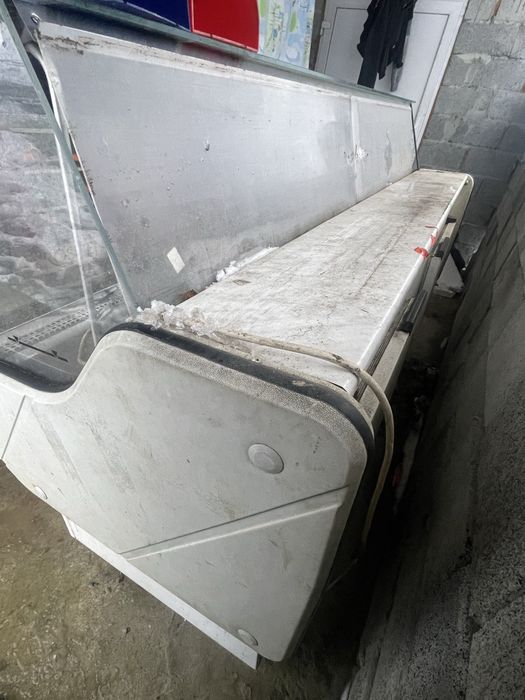 Продам Холодильну Вітрину