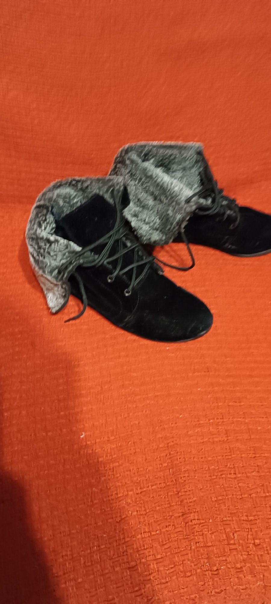 Продам жіночі зимові чоботи