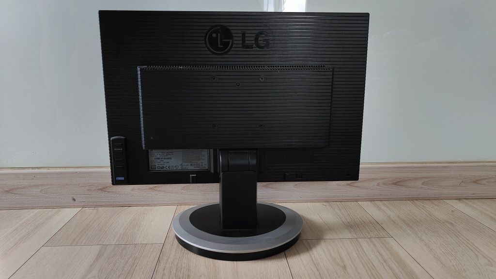 Monitor, Ekran LCD 19" LG