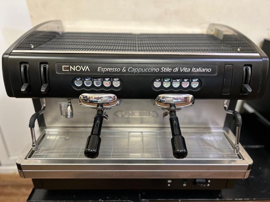 Професійна Кавоварка/ Кавомашина Faema Enova