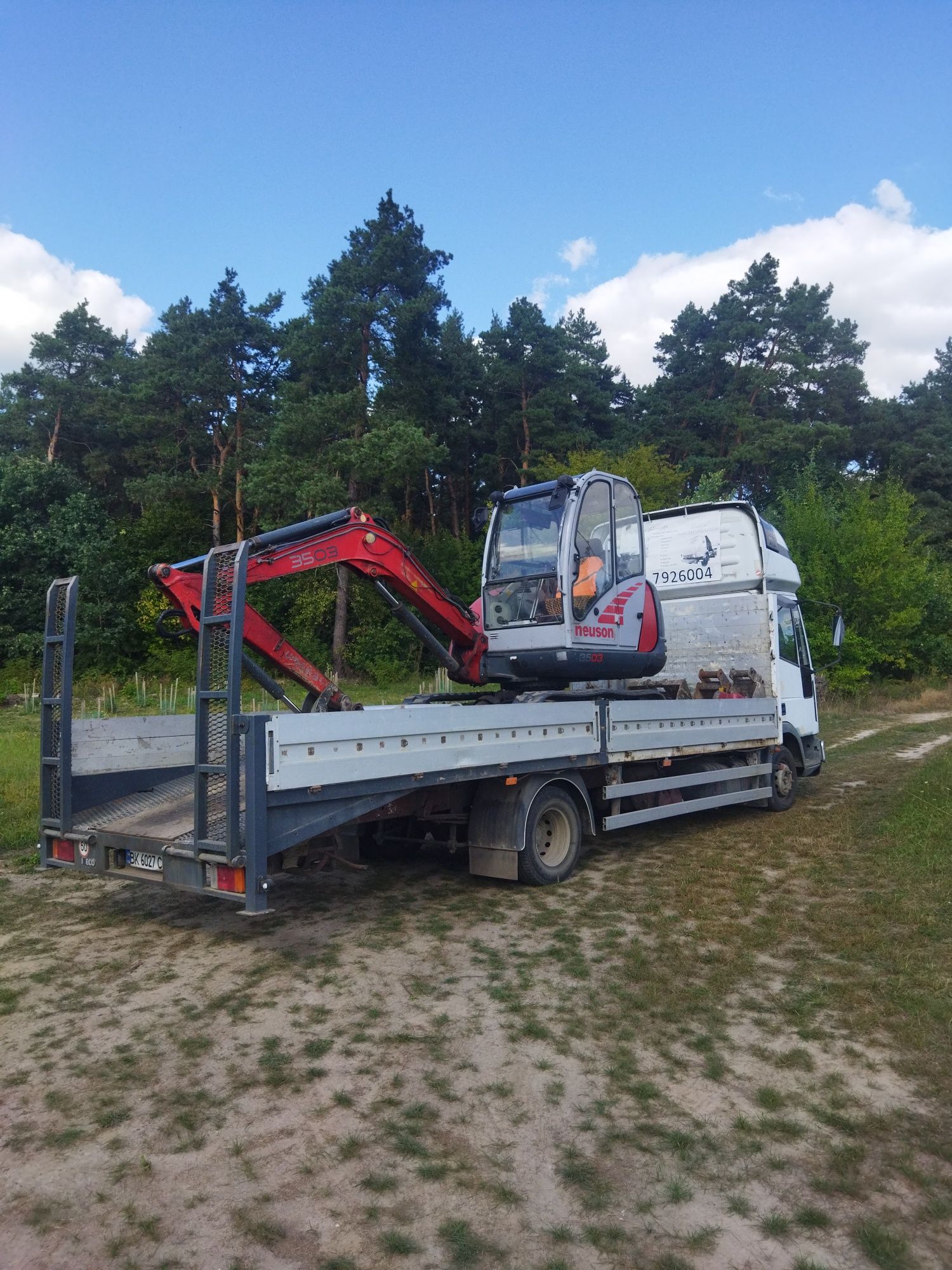 Продам мініекскаватор Neuson 3503.
