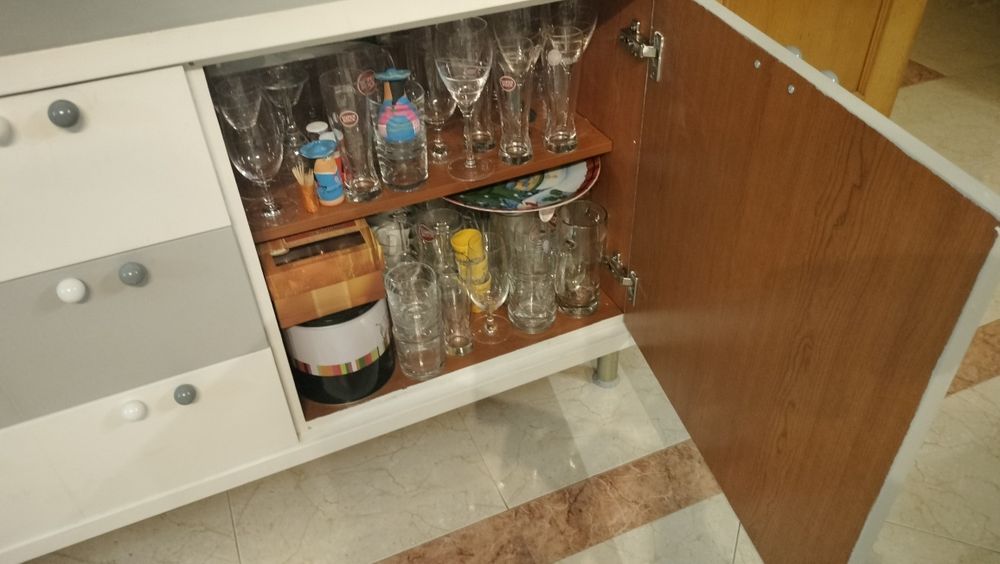 Aparador 1,80 madeira cerejeira pintado á mão