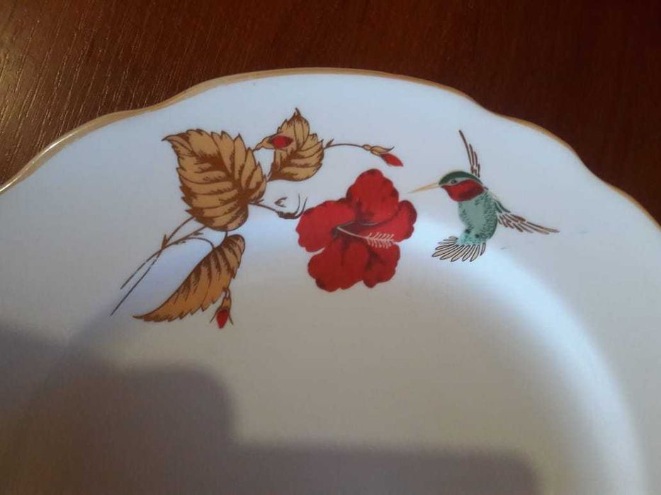 Блюдо фарфоровое с колибри