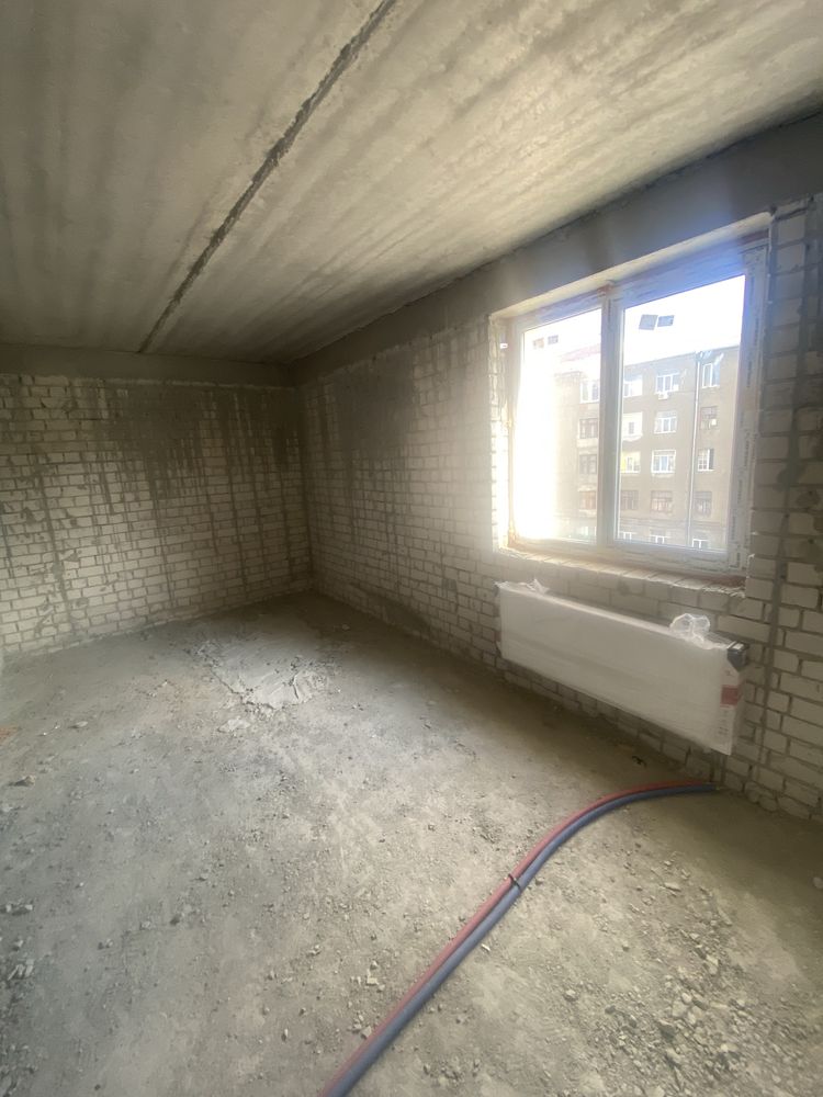 Продам 2-х кімнатну квартиру 52,3 м2 в новобудові, вул. Миру 43.