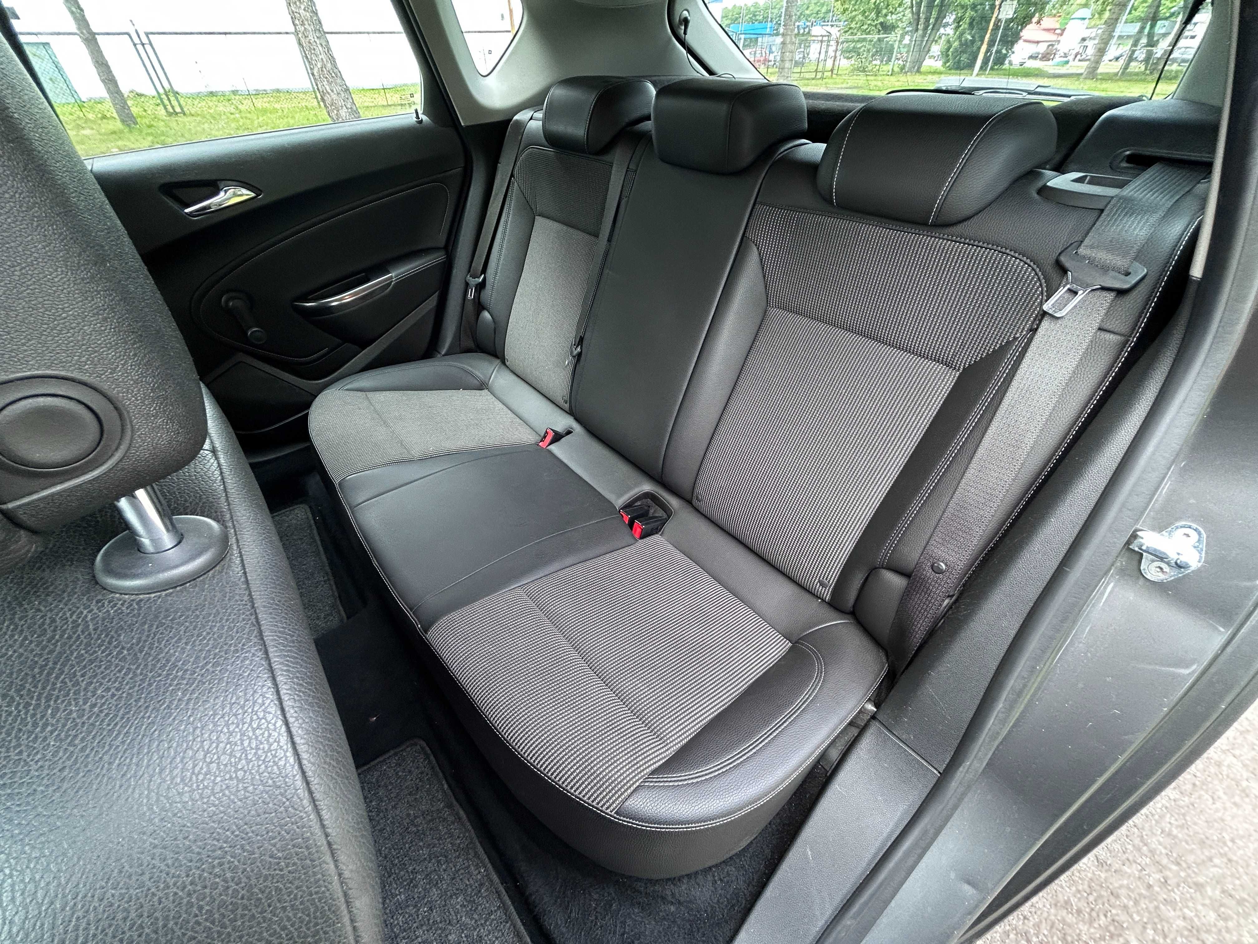 Opel Astra J*Cosmo*Climatronic*Tempomat*Benzyna*Hak*