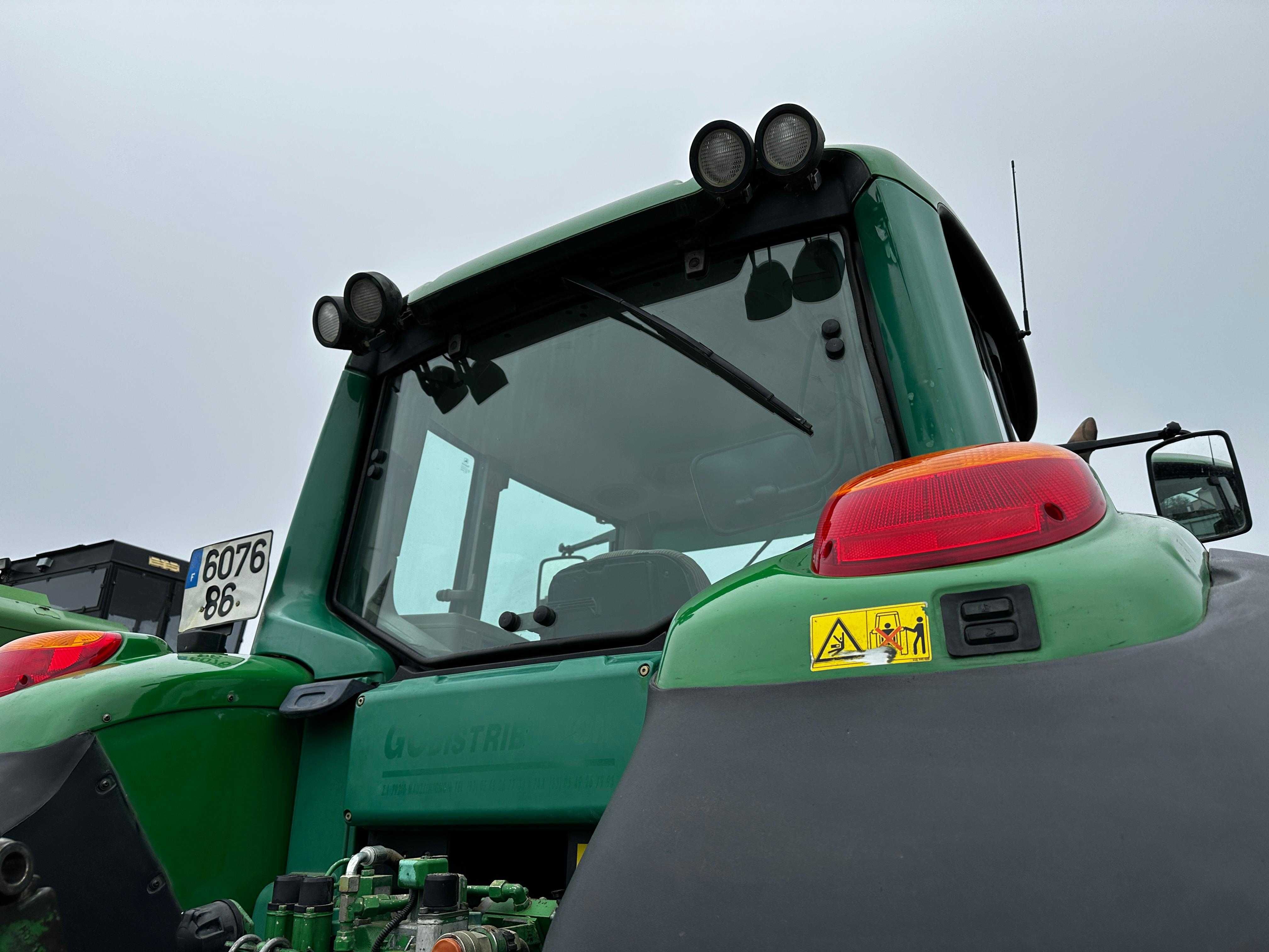 Трактор John Deere 6820 - 2003рік