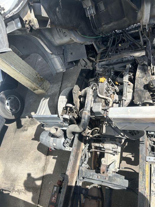Nissan Atleon tri basculante 40 mil km