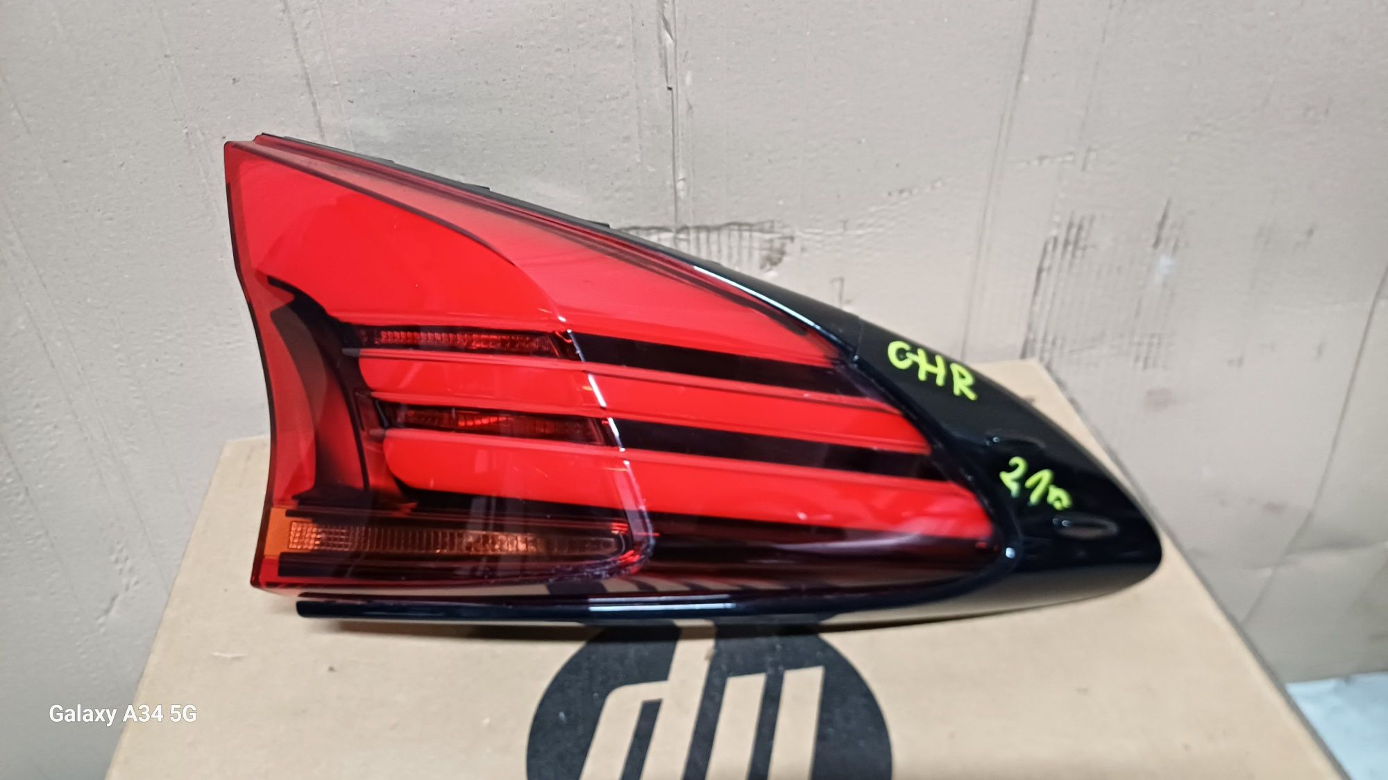 Lampa tylnia lewa toyota c-hr lift led 21r