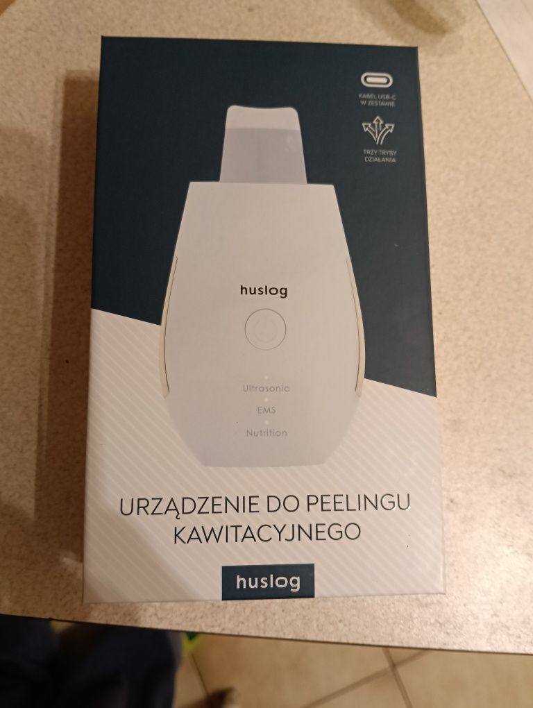 Urządzenie do peelingu i innych zabiegów