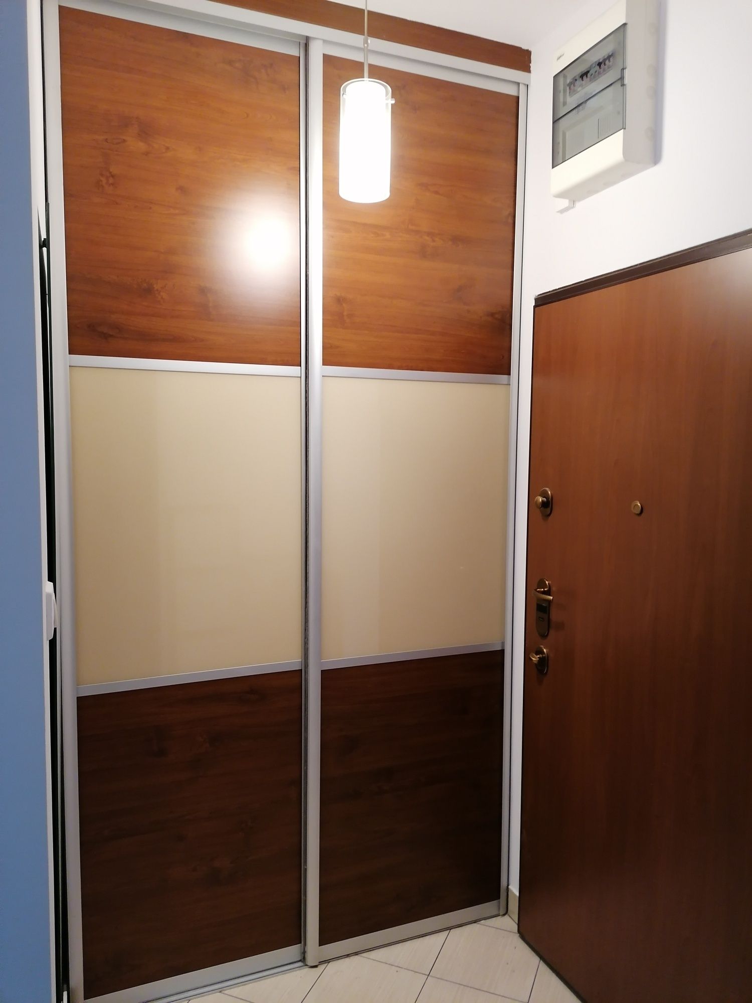 Drzwi do szafy suwane. 2 szt. Wymiary 276 x 73 cm.