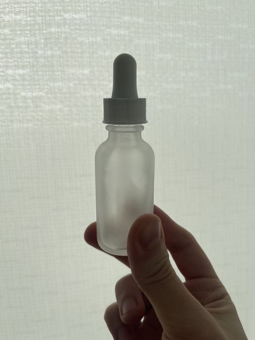 Бутылки с пипеткой. Тара для сывороток и масел