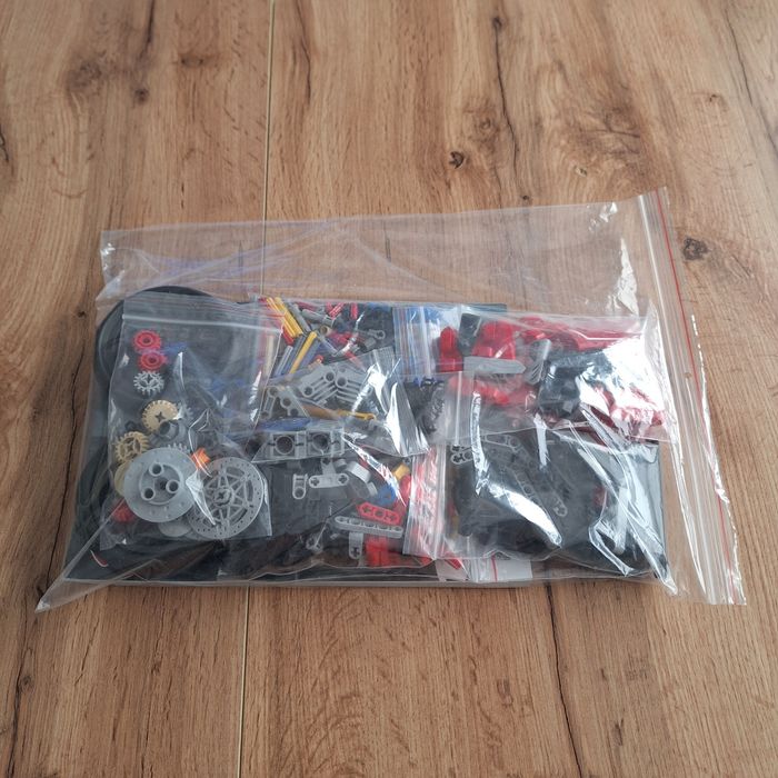 LEGO 42107 Technic Ducati Panigale V4 R