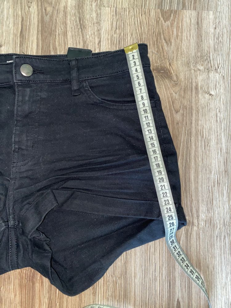 Krótkie czarne spodenki jeansowe shorty H&M