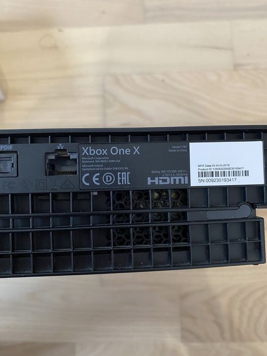 Xbox One X повна комплектація