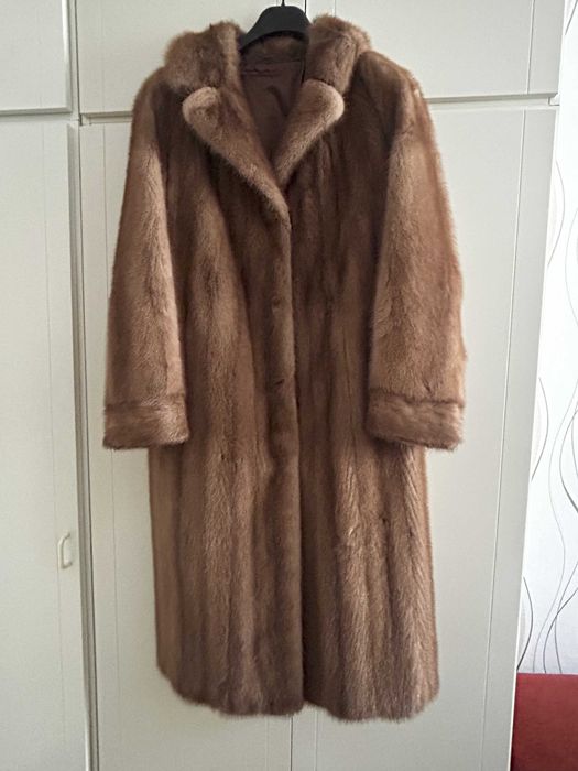 Naturalne futro z norki w brązowym kolorze