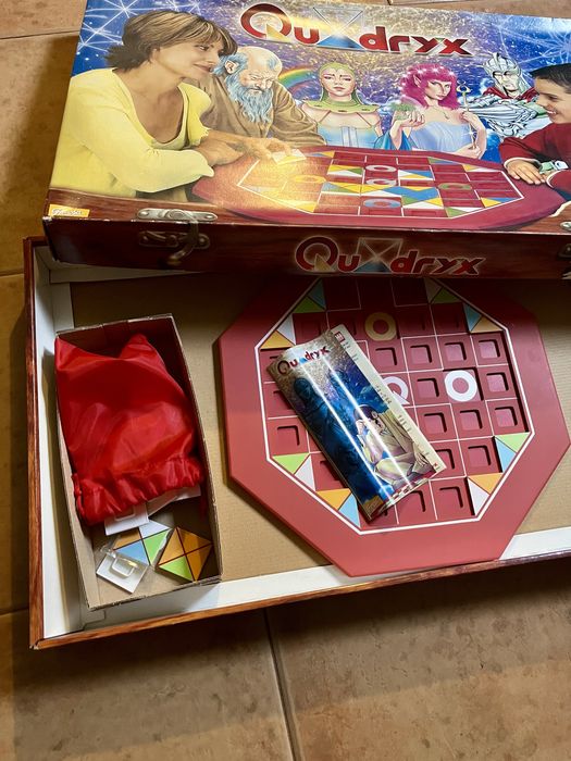 Jogo de Tabuleiro Quadryx