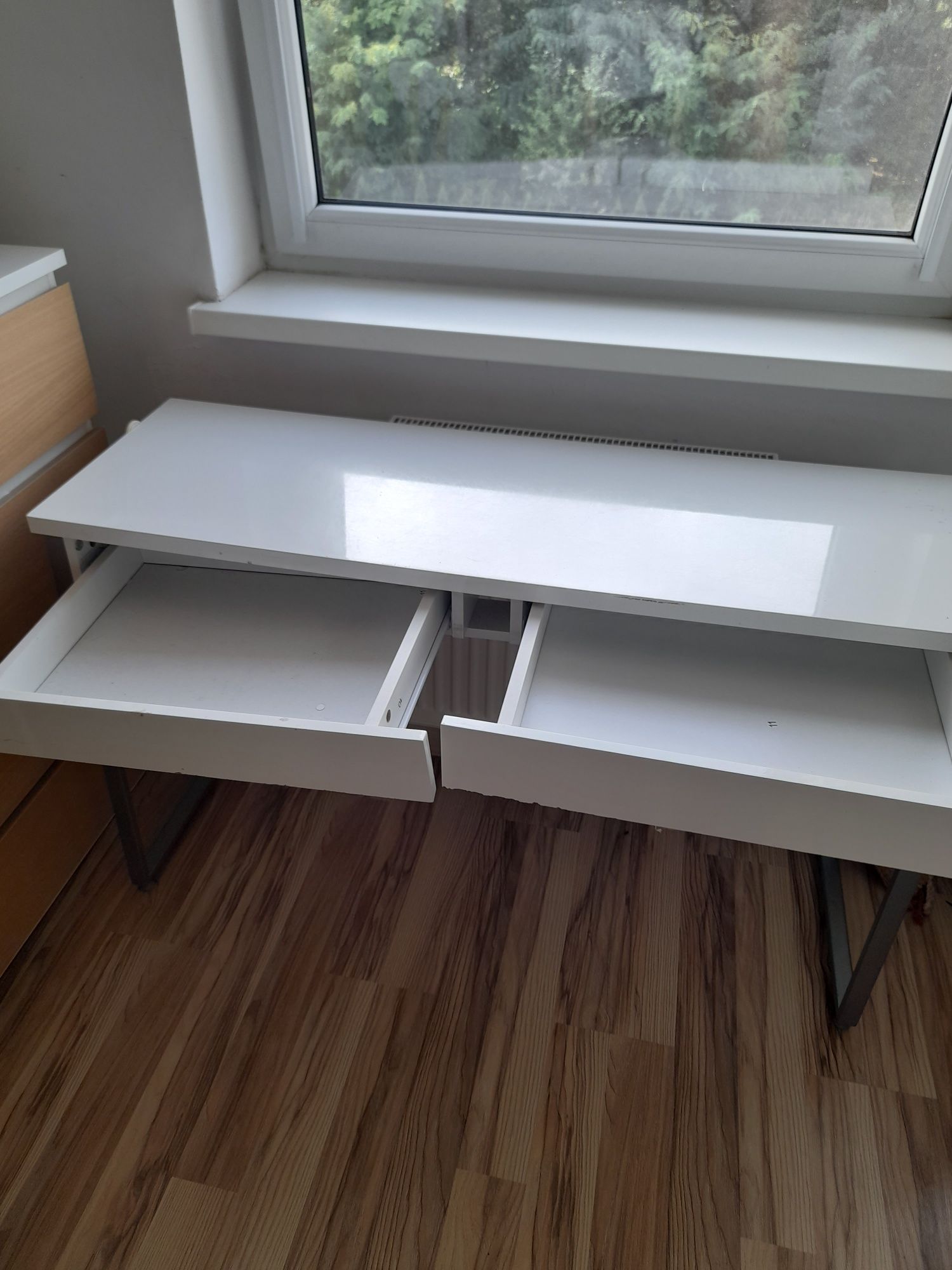 IKEA BESTA BURS Biurko połysk biały 120x40 cm