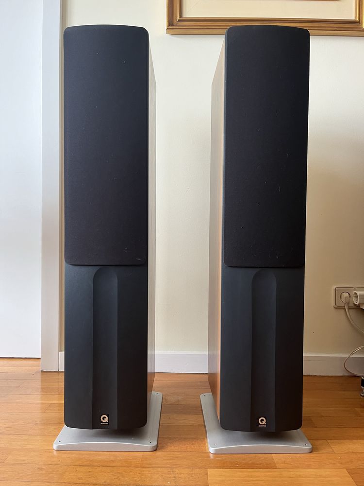 Colunas Q Acoustics 1050