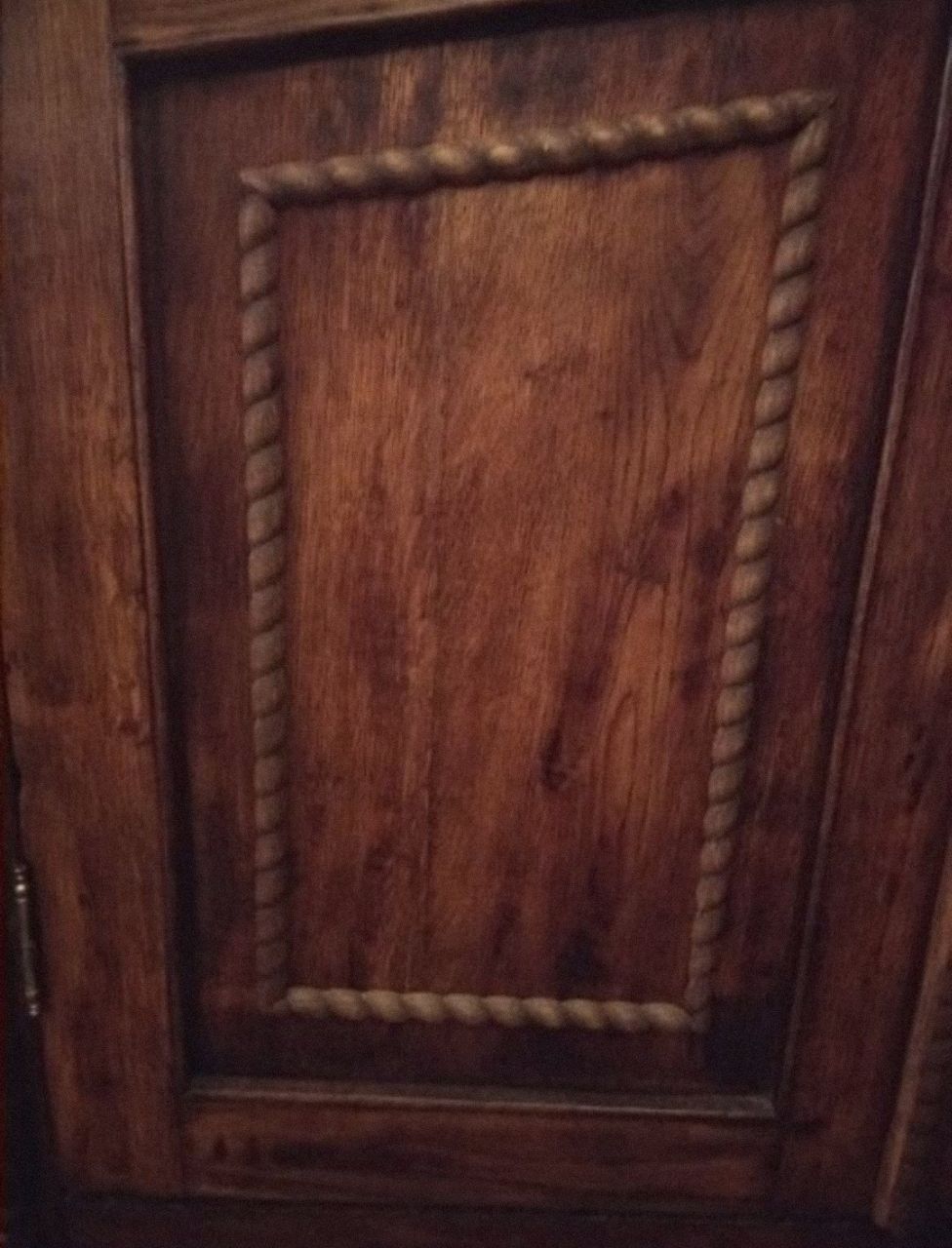 Шкаф деревянный (>70 лет)- 9100 грн.