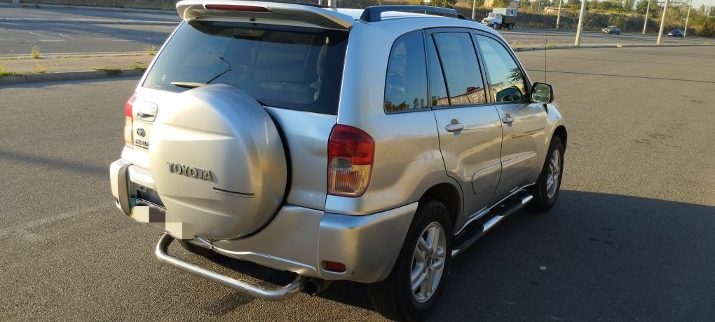 Toyota RAV4 (2001 г.в.)