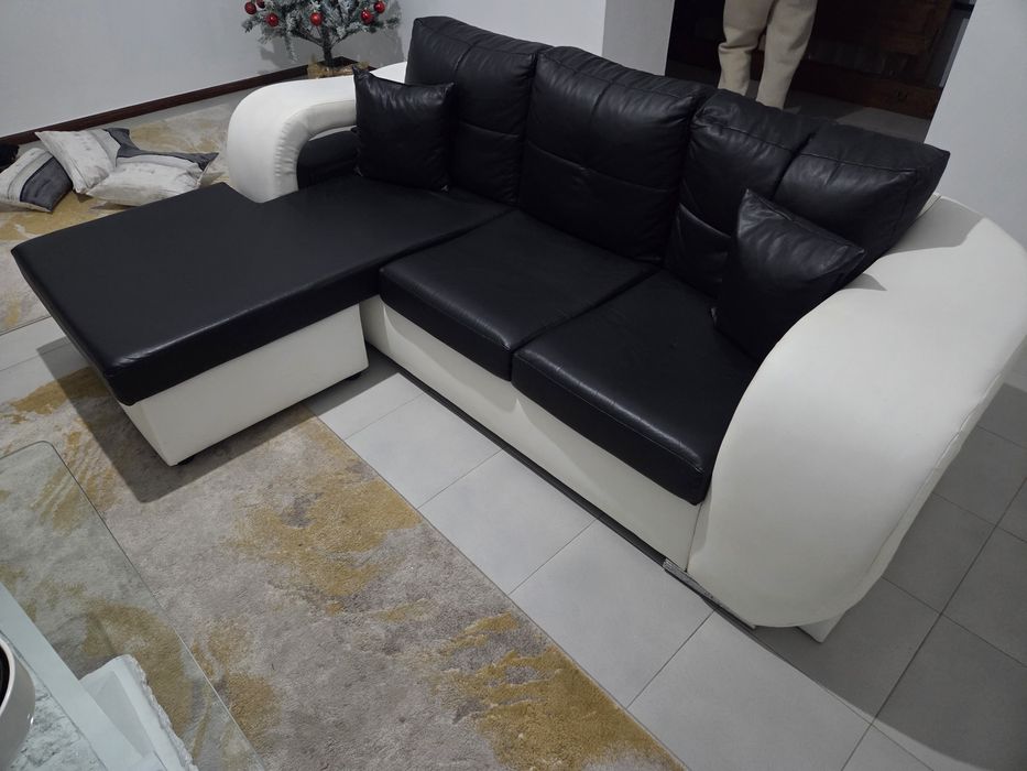 Sofá preto e branco