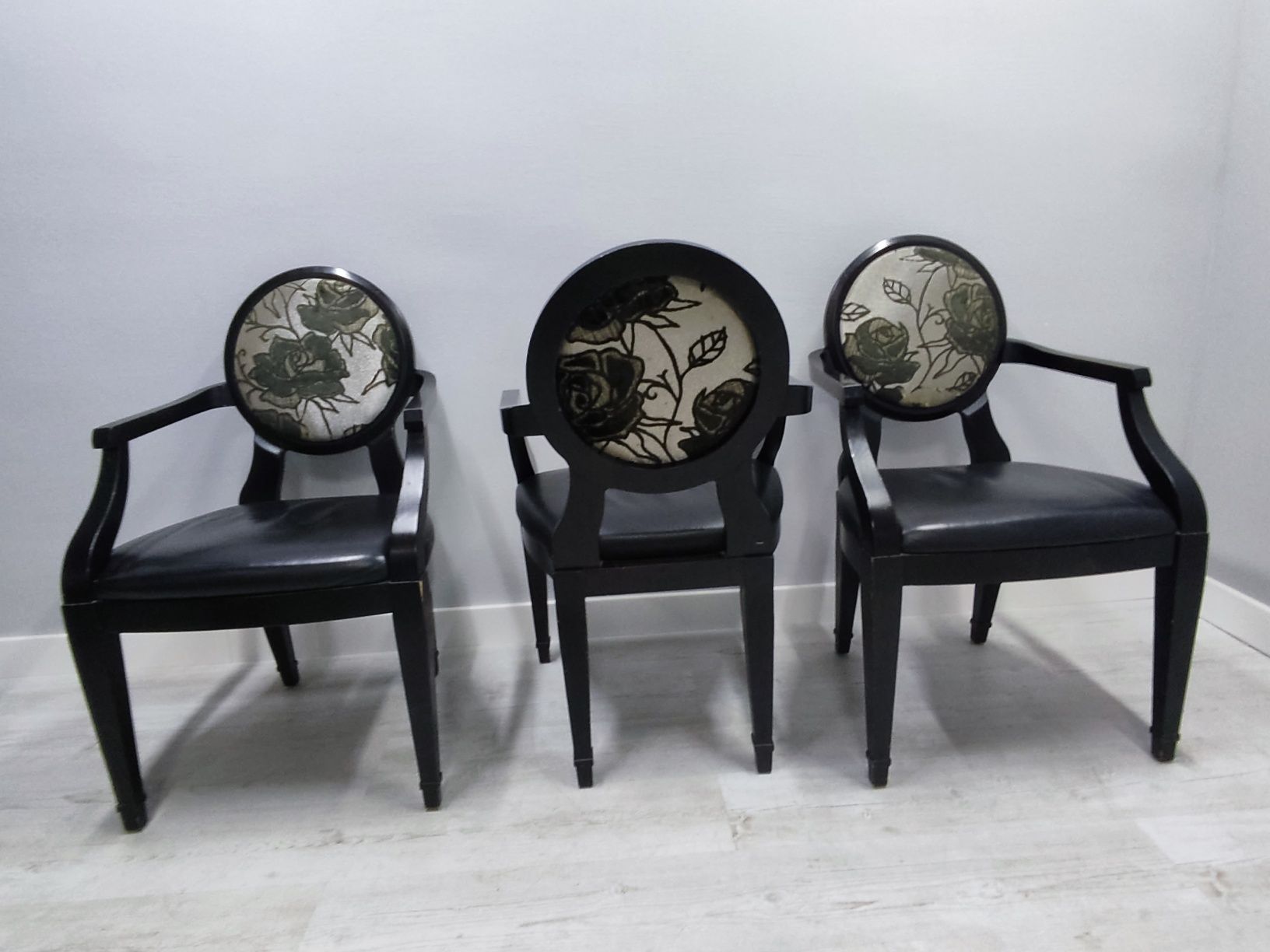 Krzesło fotel Medalion z podłokietnikiem do restauracji 220 sztuk