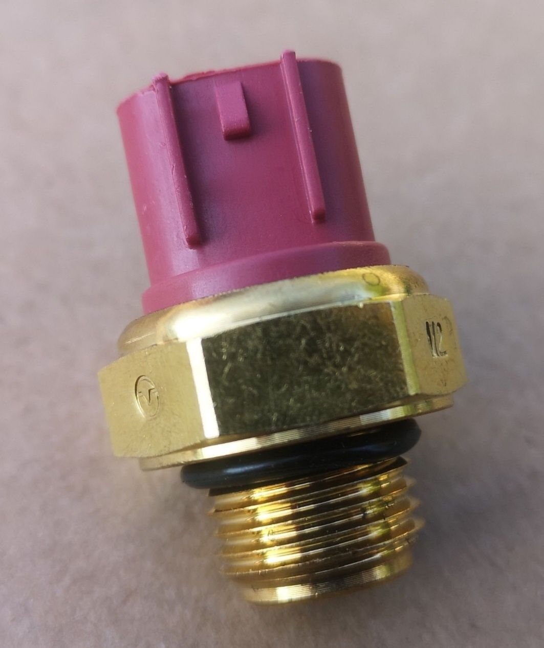Czujnik chłodnicy wentylatora 88 stopni m16x1.5 cf moto x8 800 quad