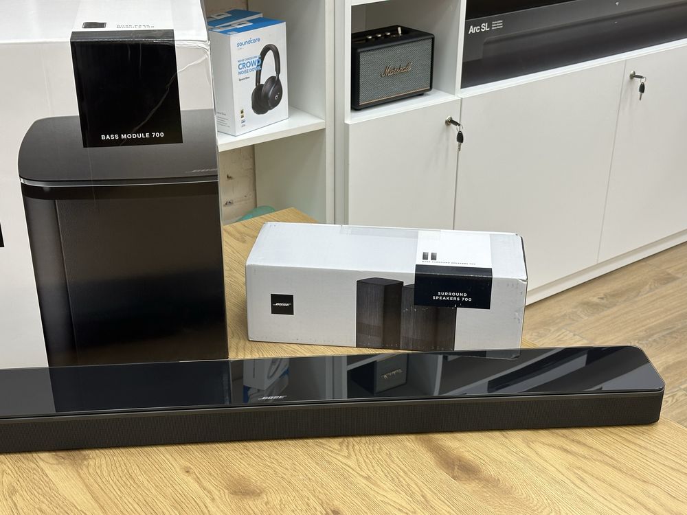 Домашній кінотеантр Bose Soundbar 700 + Bass Module 700 + Speakers