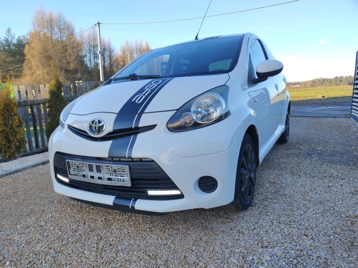 Toyota Aygo LIFT 12.2012 1.0 68KM Klima Ledy 5 drzwi Oryginał