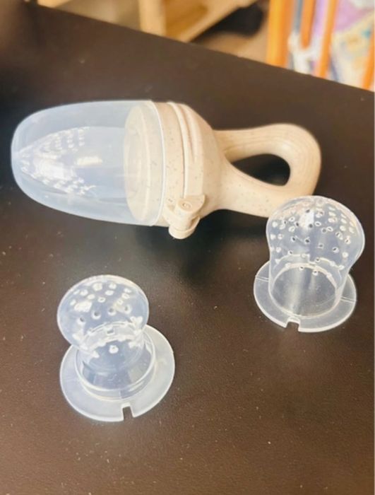 Smoczek Gryzak do jedzenia owoców