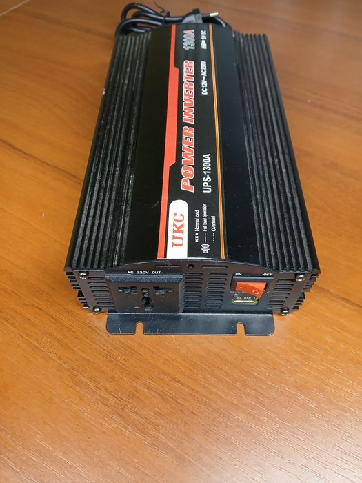 Інвертор 12V-220V 1300W із зарядкою акумулятора, не робочий