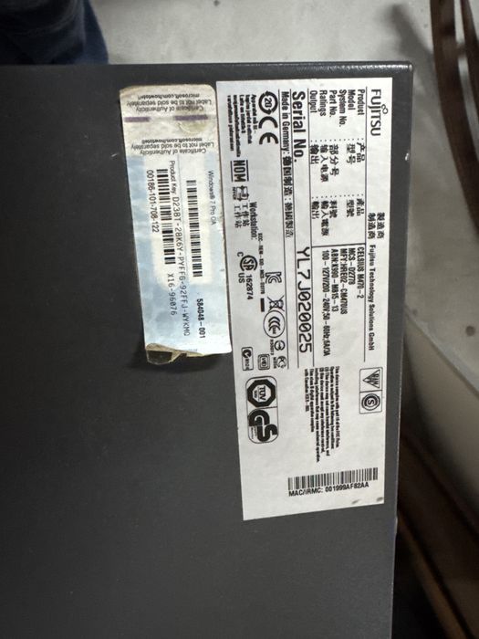 Serviddor Fujitsu Celsius M470