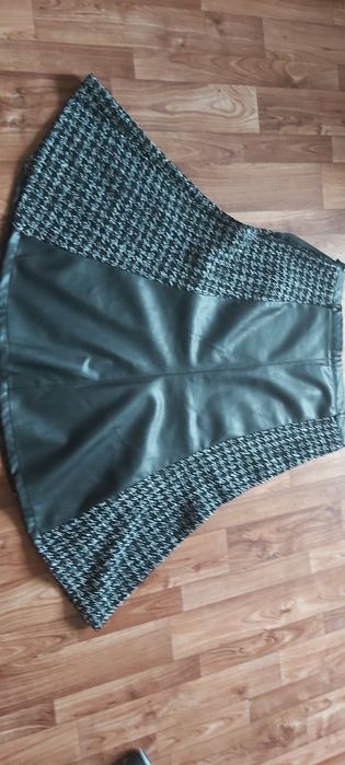 Теплая модная юбка