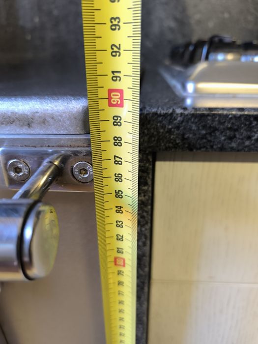 Fogão a lenha (dá para aquecimento).