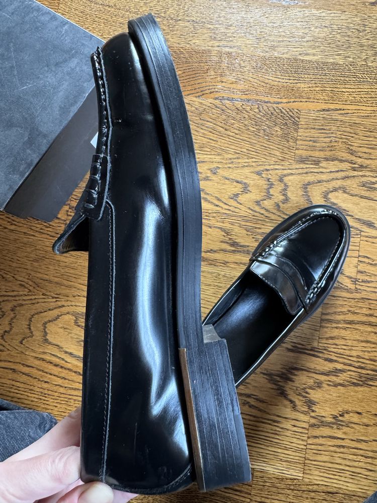 Лофери Massimo Dutti