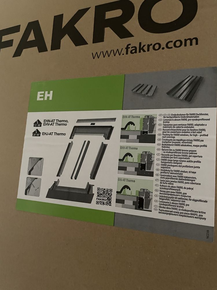 Nowe Okno dachowe FAKRO 94x140 FTP U4 z kolnierzem