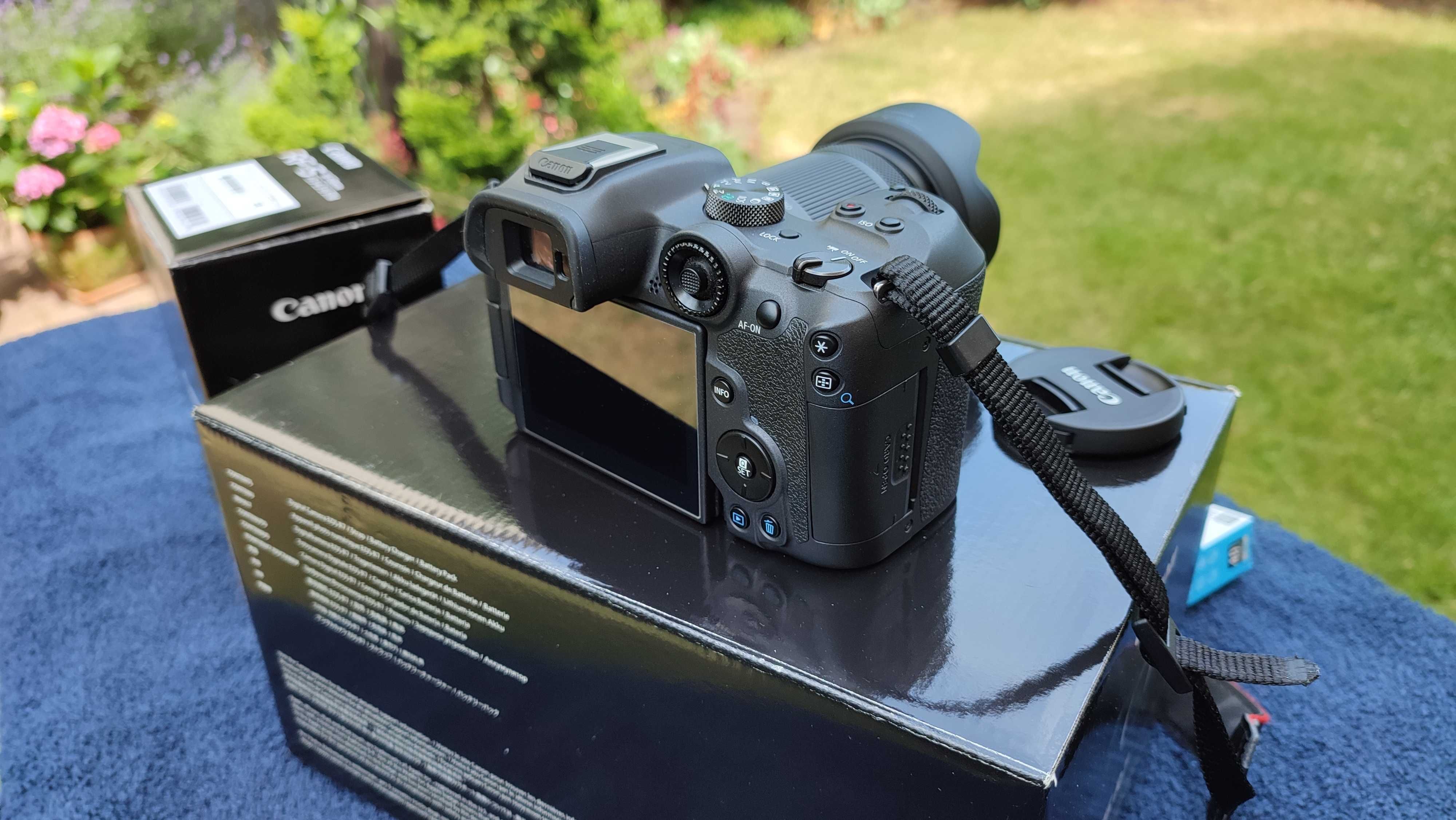 Canon EOS R7 plus obiektyw Canon RF-S 18-150 mm f/3.5-6.3 IS STM